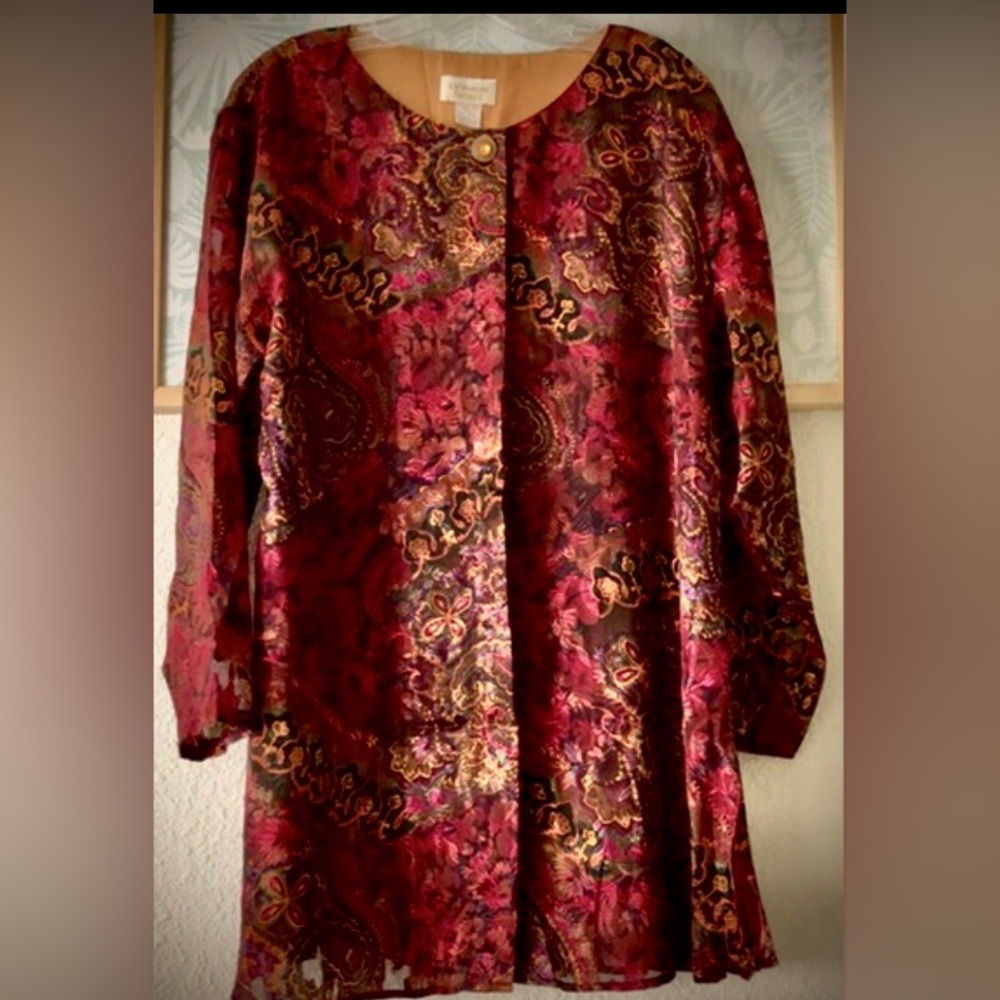 Victoria's Secrets Gold Label Floral Cover Up Night Shirt in Burgundy size M